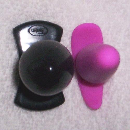 Tantus Ace Small (black) vs Mood Naughty Medium (pink)