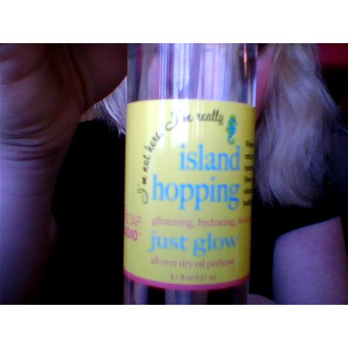 Island Hopping Label